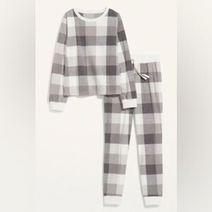 Old Navy Kids Pajama Set in Gray and White Plaid